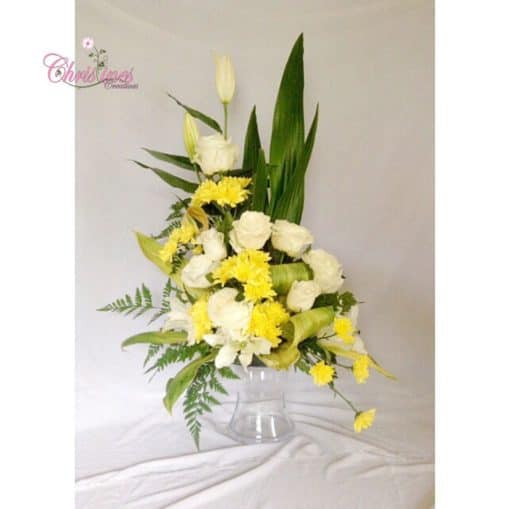 white_yellow_centerpiece